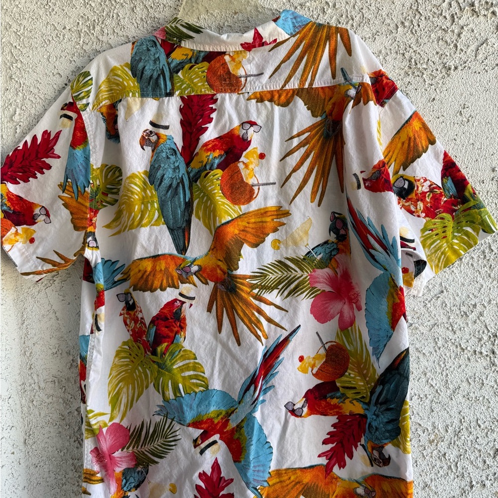 Levi's Colorful Parrot Print Men's Shirt - Picture 2 of 4